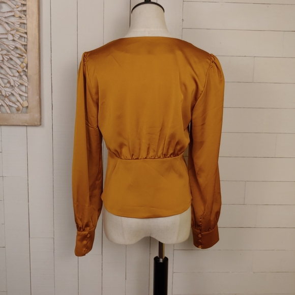J CREW Warm Caramel Deep V-neck button-front top in satin-backed crepe Size 2 - Picture 3 of 5